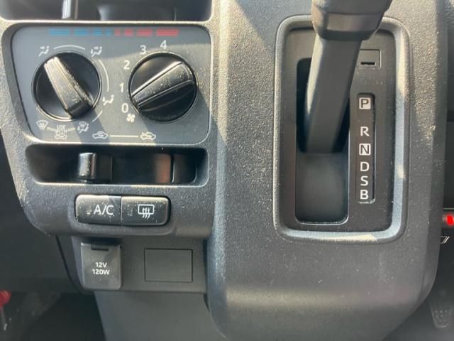 DAIHATSU HIJET CARGO 2023 Image 31