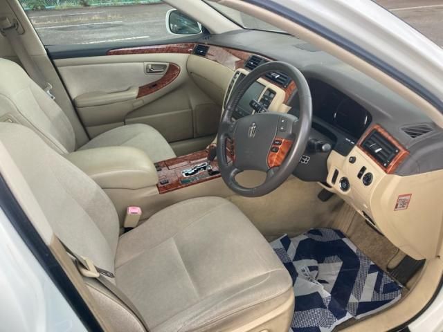 TOYOTA CROWN SEDAN 2005 Image 31