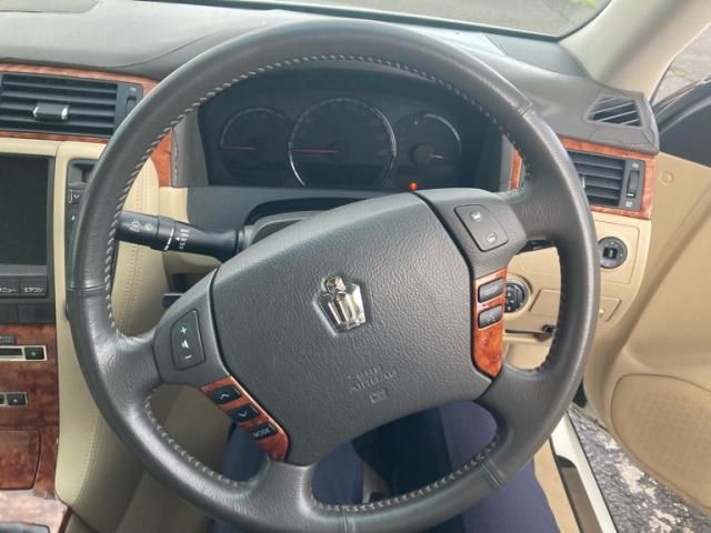 TOYOTA CROWN SEDAN 2005 Image 31