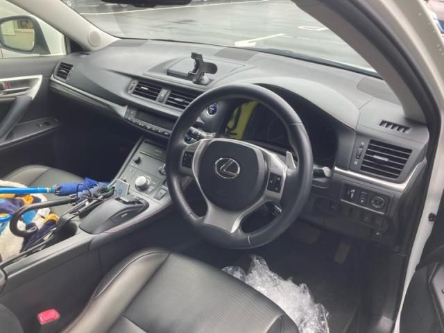 TOYOTA LEXUS CT200H 2013 Image 31