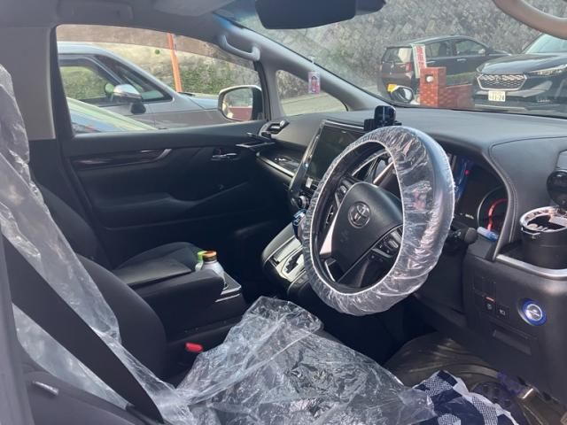 TOYOTA VELLFIRE 2018 Image 31