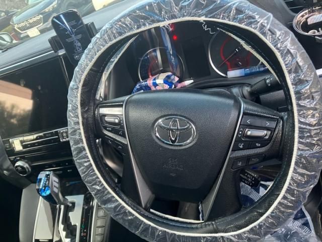 TOYOTA VELLFIRE 2018 Image 31