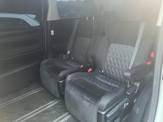 TOYOTA VELLFIRE 2018 Image 31