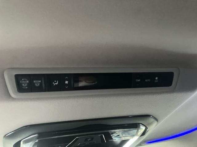 TOYOTA VELLFIRE 2018 Image 31