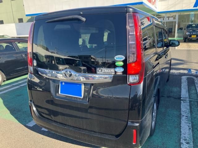 TOYOTA NOAH 2014 Image 31