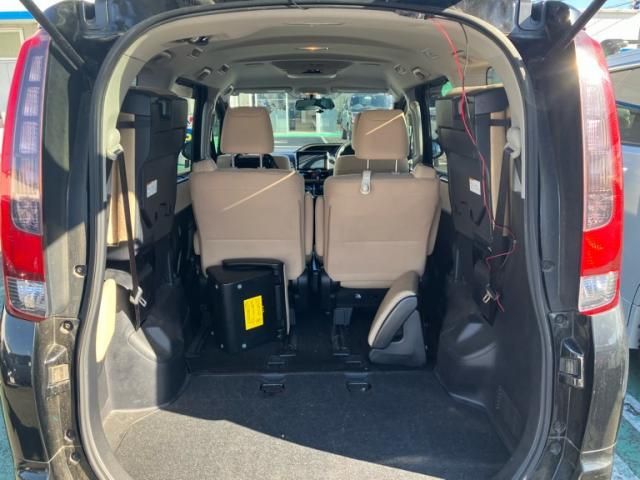 TOYOTA NOAH 2014 Image 31