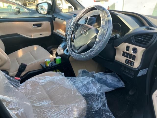 TOYOTA NOAH 2014 Image 31