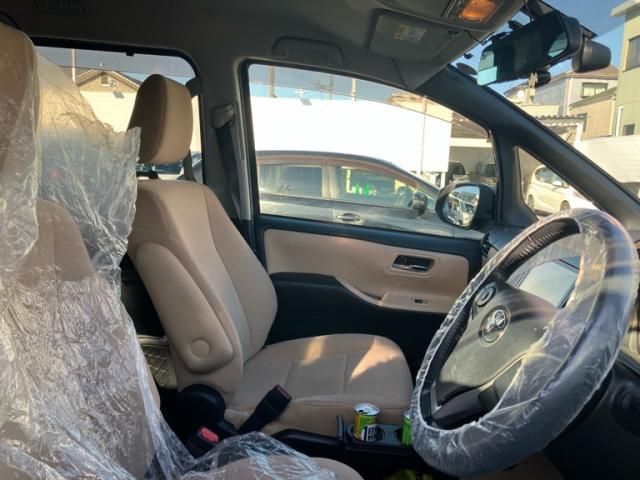 TOYOTA NOAH 2014 Image 31