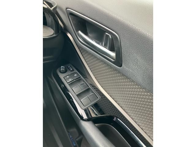 TOYOTA C-HR 2020 Image 31