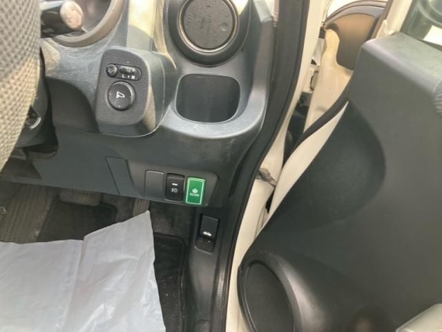 HONDA FIT HYBRID 2011 Image 31