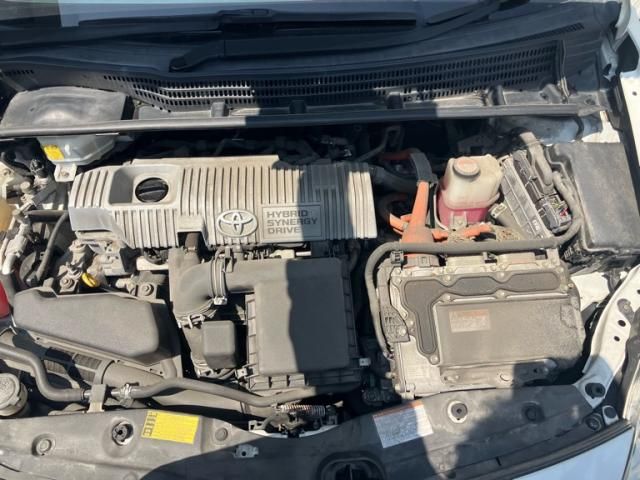 TOYOTA PRIUS 2015 Image 31