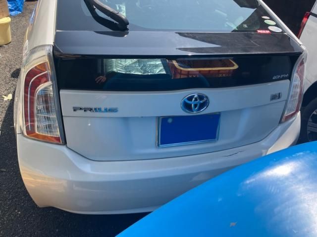 TOYOTA PRIUS 2015 Image 31
