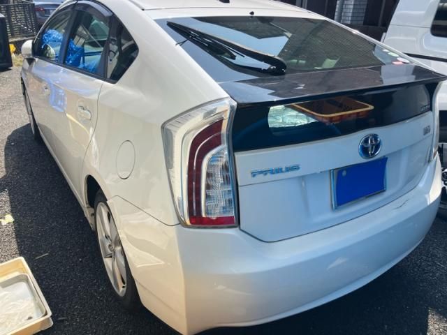 TOYOTA PRIUS 2015 Image 31