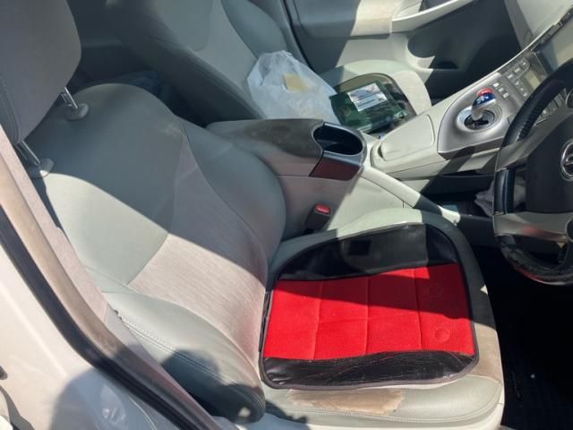 TOYOTA PRIUS 2015 Image 31