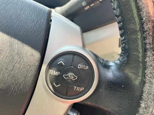 TOYOTA PRIUS 2015 Image 31