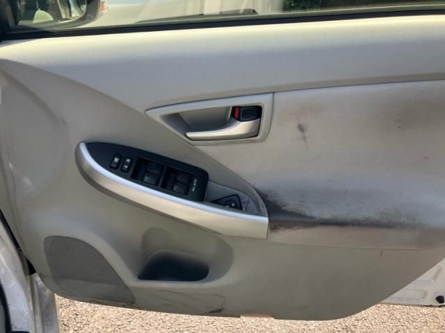 TOYOTA PRIUS 2015 Image 31