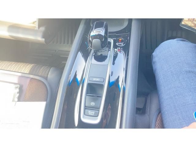 HONDA VEZEL HYBRID 2020 Image 31