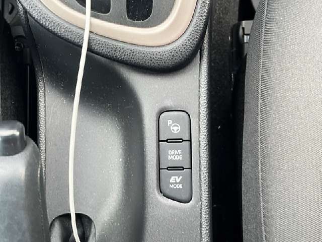 TOYOTA YARIS HYBRID 2023 Image 31