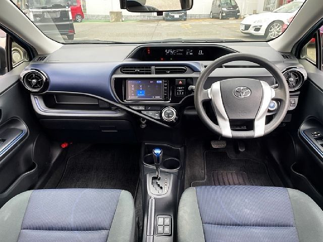 TOYOTA AQUA 2015 Image 31