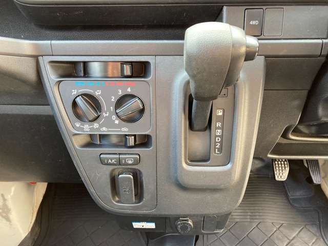 DAIHATSU HIJET CARGO 4WD 2020 Image 31