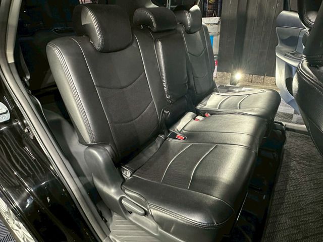 TOYOTA PRIUS ALPHA 2014 Image 31