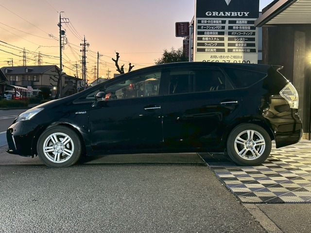 TOYOTA PRIUS ALPHA 2014 Image 31