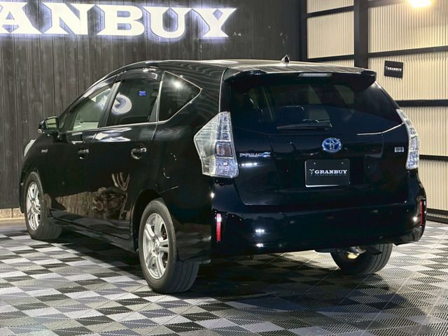 TOYOTA PRIUS ALPHA 2014 Image 31