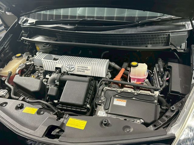 TOYOTA PRIUS ALPHA 2014 Image 31