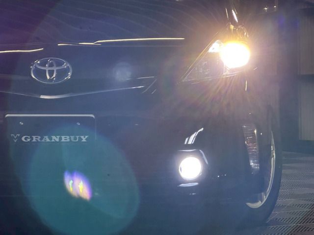 TOYOTA PRIUS ALPHA 2014 Image 31