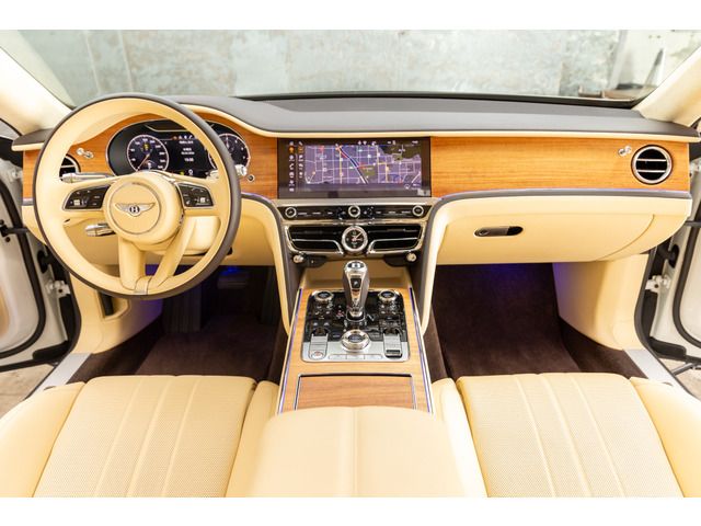 BENTLEY BENTLEY 2023 Image 31