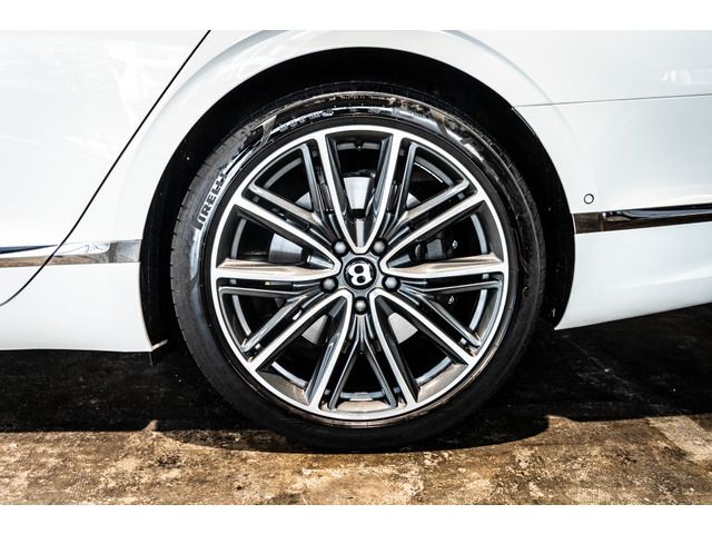 BENTLEY BENTLEY 2023 Image 31