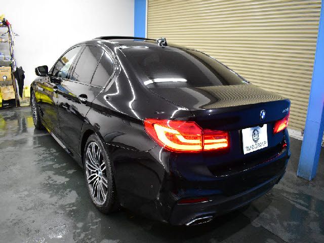 BMW 5SERIES SEDAN 2018 Image 31