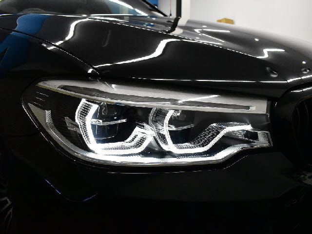 BMW 5SERIES SEDAN 2018 Image 31