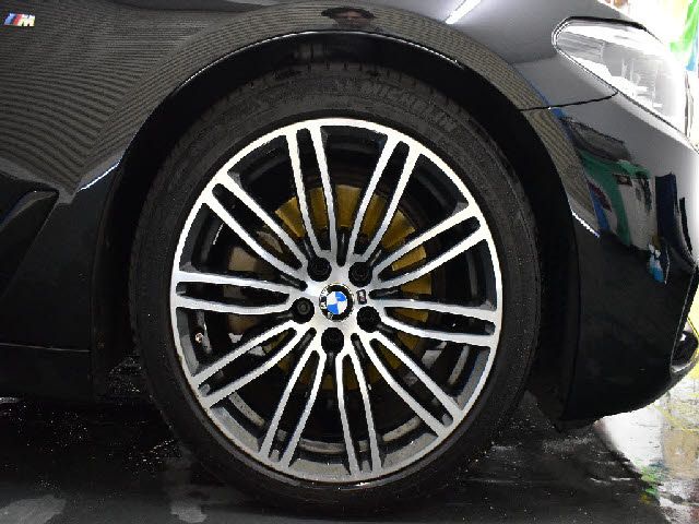 BMW 5SERIES SEDAN 2018 Image 31