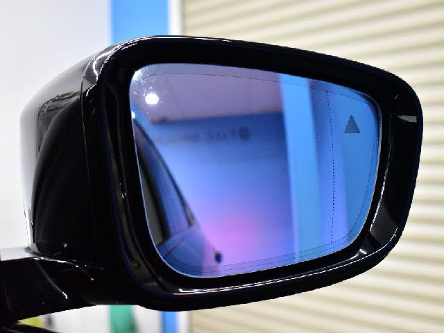 BMW 5SERIES SEDAN 2018 Image 31