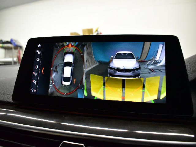 BMW 5SERIES SEDAN 2018 Image 31