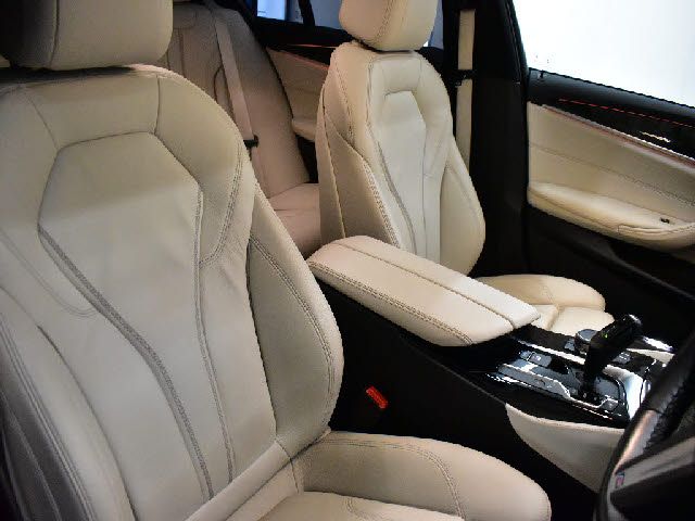 BMW 5SERIES SEDAN 2018 Image 31
