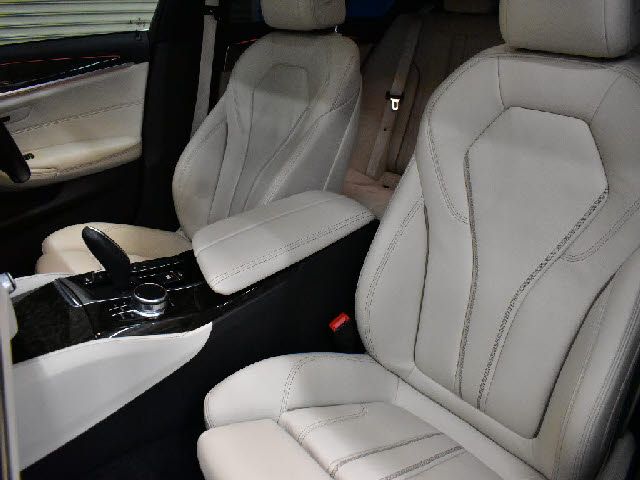 BMW 5SERIES SEDAN 2018 Image 31