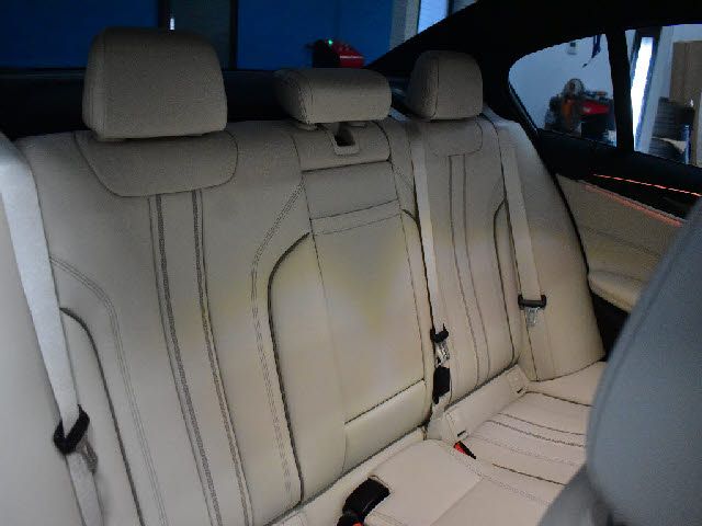 BMW 5SERIES SEDAN 2018 Image 31