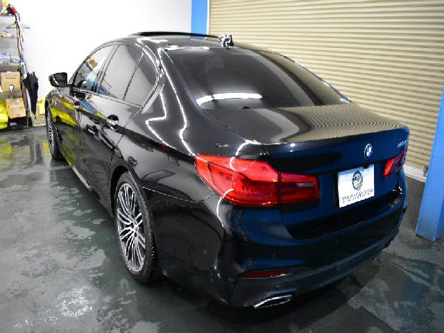 BMW 5SERIES SEDAN 2018 Image 31