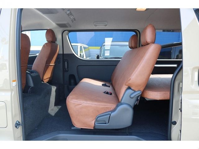 TOYOTA HIACE VAN 4WD 2026 Image 31