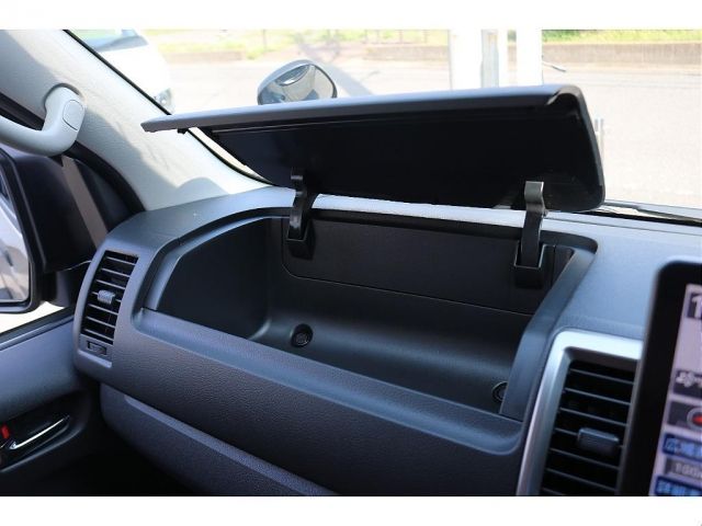 TOYOTA HIACE VAN 4WD 2026 Image 31