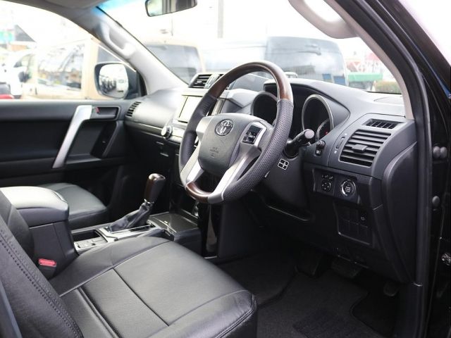 TOYOTA LANDCRUISER PRADO 2015 Image 31