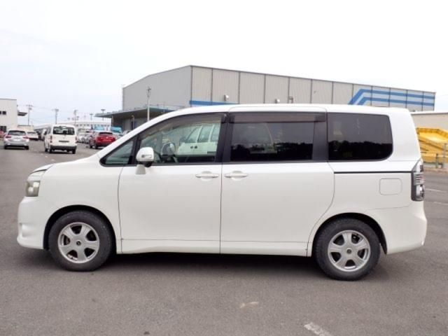 TOYOTA VOXY 2009 Image 31