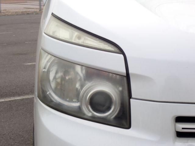 TOYOTA VOXY 2009 Image 31