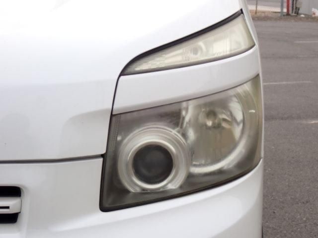 TOYOTA VOXY 2009 Image 31