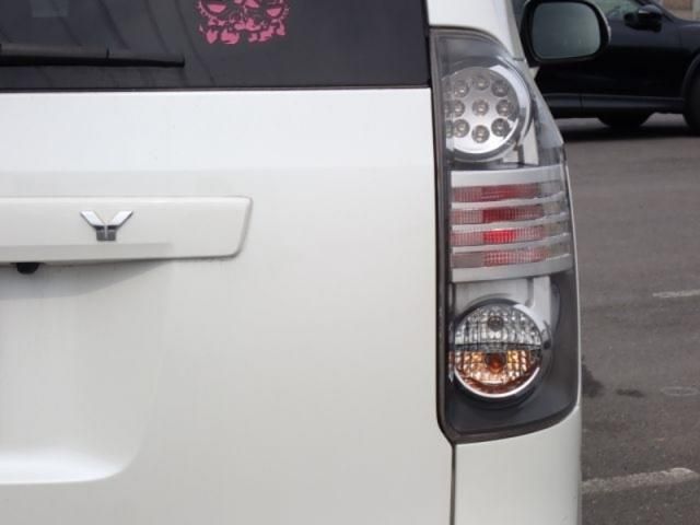 TOYOTA VOXY 2009 Image 31