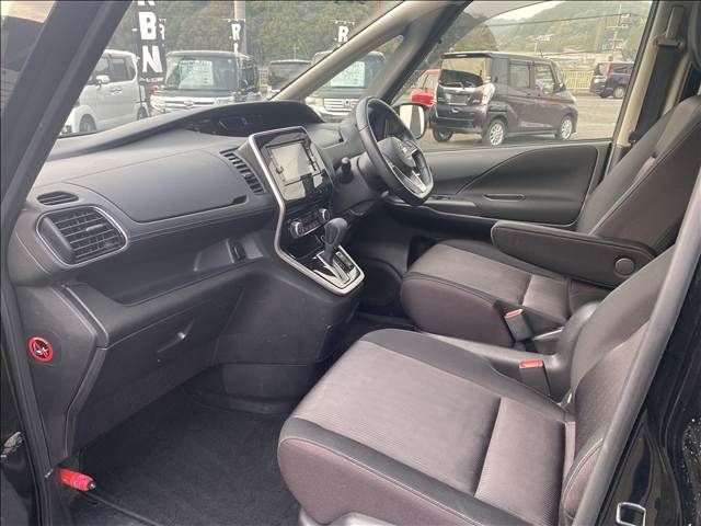 NISSAN SERENA  S-HYBRID 2017 Image 31