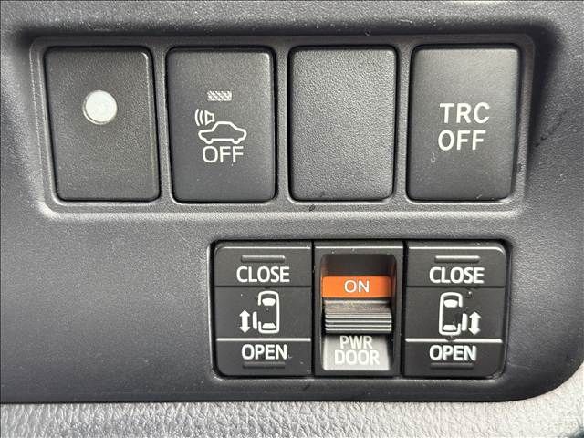 TOYOTA ESQUIRE HYBRID 2015 Image 31