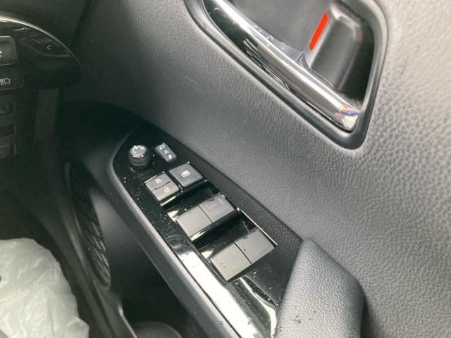 TOYOTA PRIUS 4WD 2022 Image 31